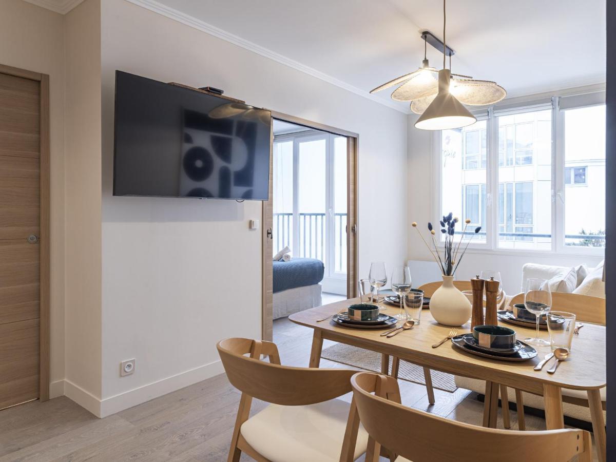 The Blue Suite On Champs Elysees Avenue Παρίσι Εξωτερικό φωτογραφία