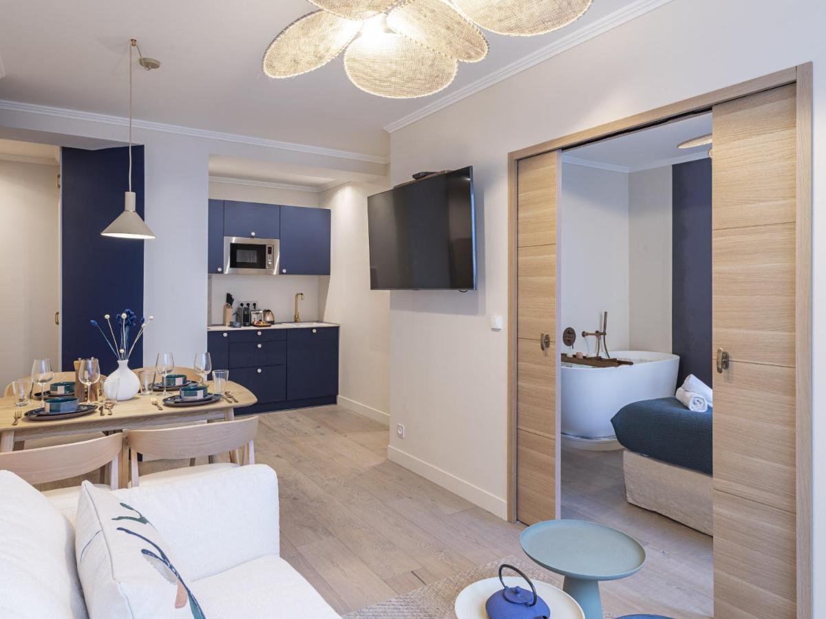 The Blue Suite On Champs Elysees Avenue Παρίσι Εξωτερικό φωτογραφία