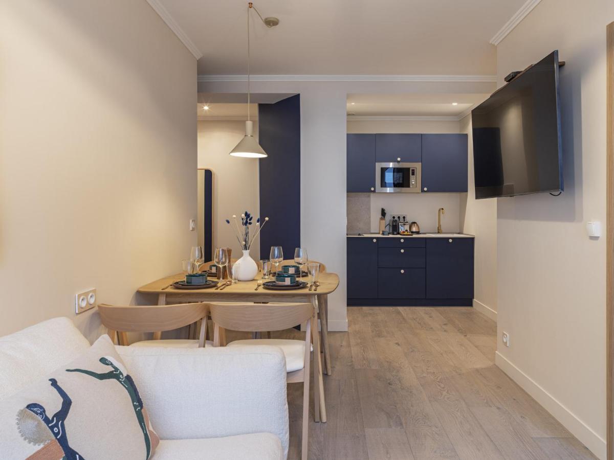 The Blue Suite On Champs Elysees Avenue Παρίσι Εξωτερικό φωτογραφία
