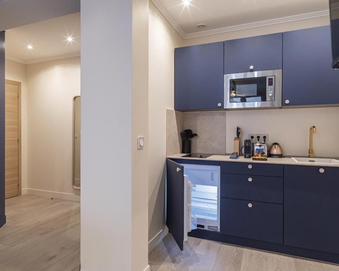 The Blue Suite On Champs Elysees Avenue Παρίσι Εξωτερικό φωτογραφία