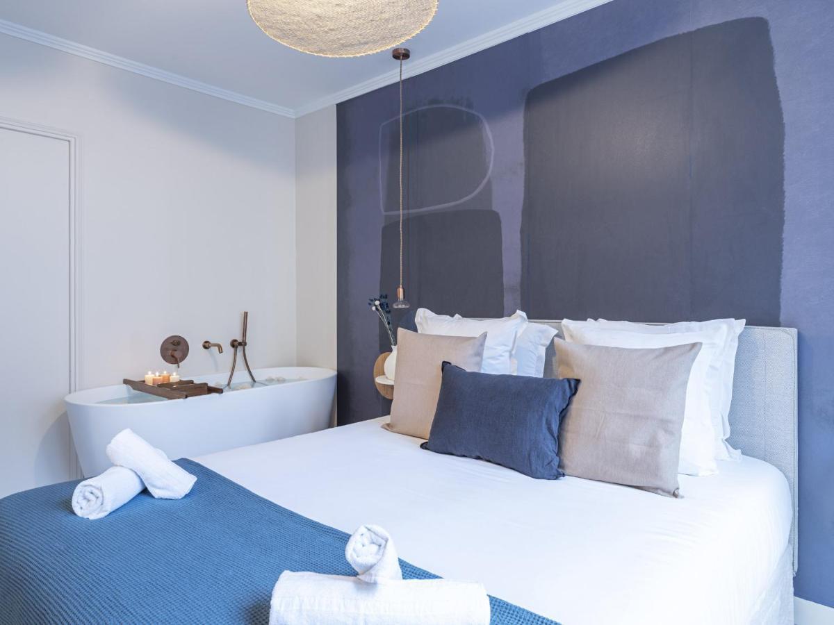 The Blue Suite On Champs Elysees Avenue Παρίσι Εξωτερικό φωτογραφία
