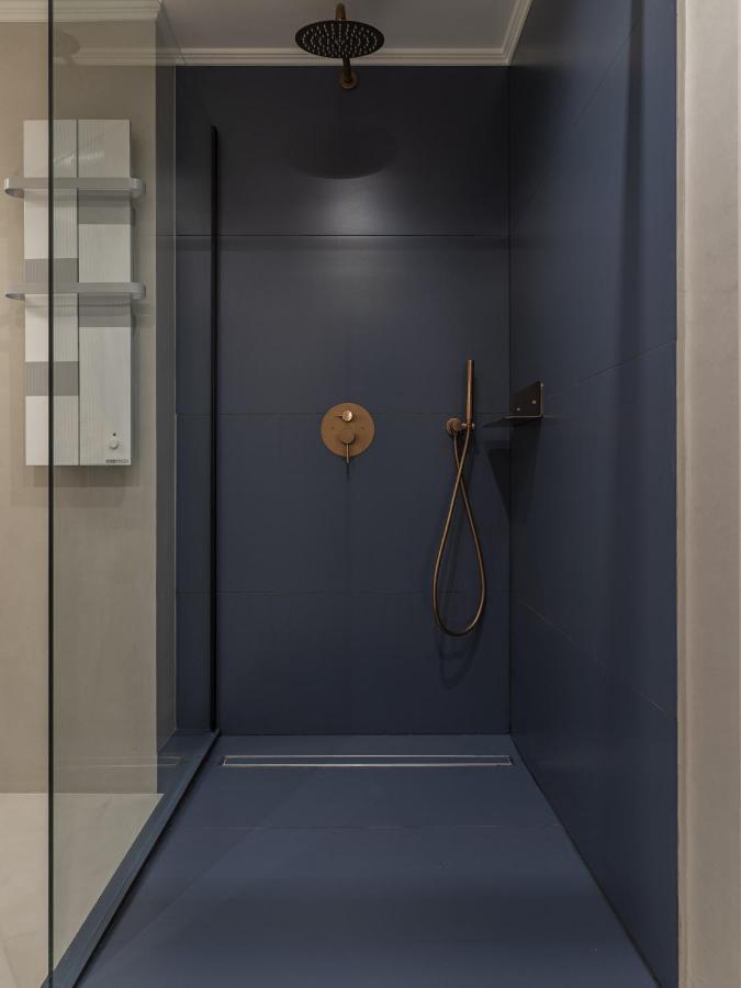 The Blue Suite On Champs Elysees Avenue Παρίσι Εξωτερικό φωτογραφία