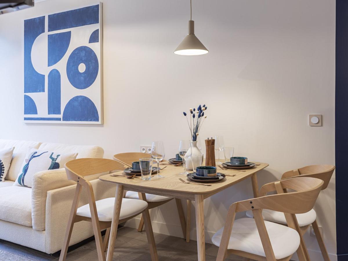The Blue Suite On Champs Elysees Avenue Παρίσι Εξωτερικό φωτογραφία