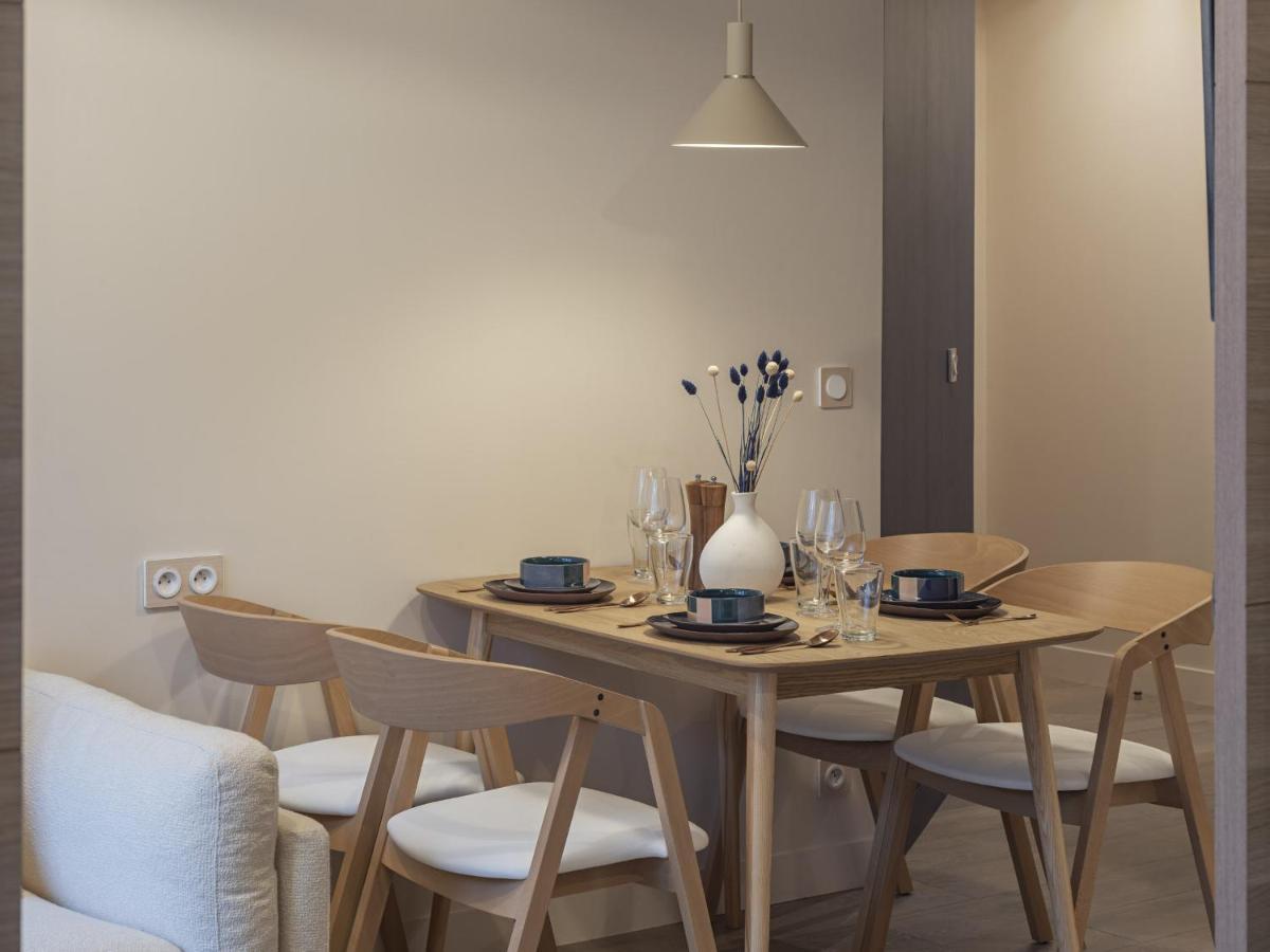 The Blue Suite On Champs Elysees Avenue Παρίσι Εξωτερικό φωτογραφία
