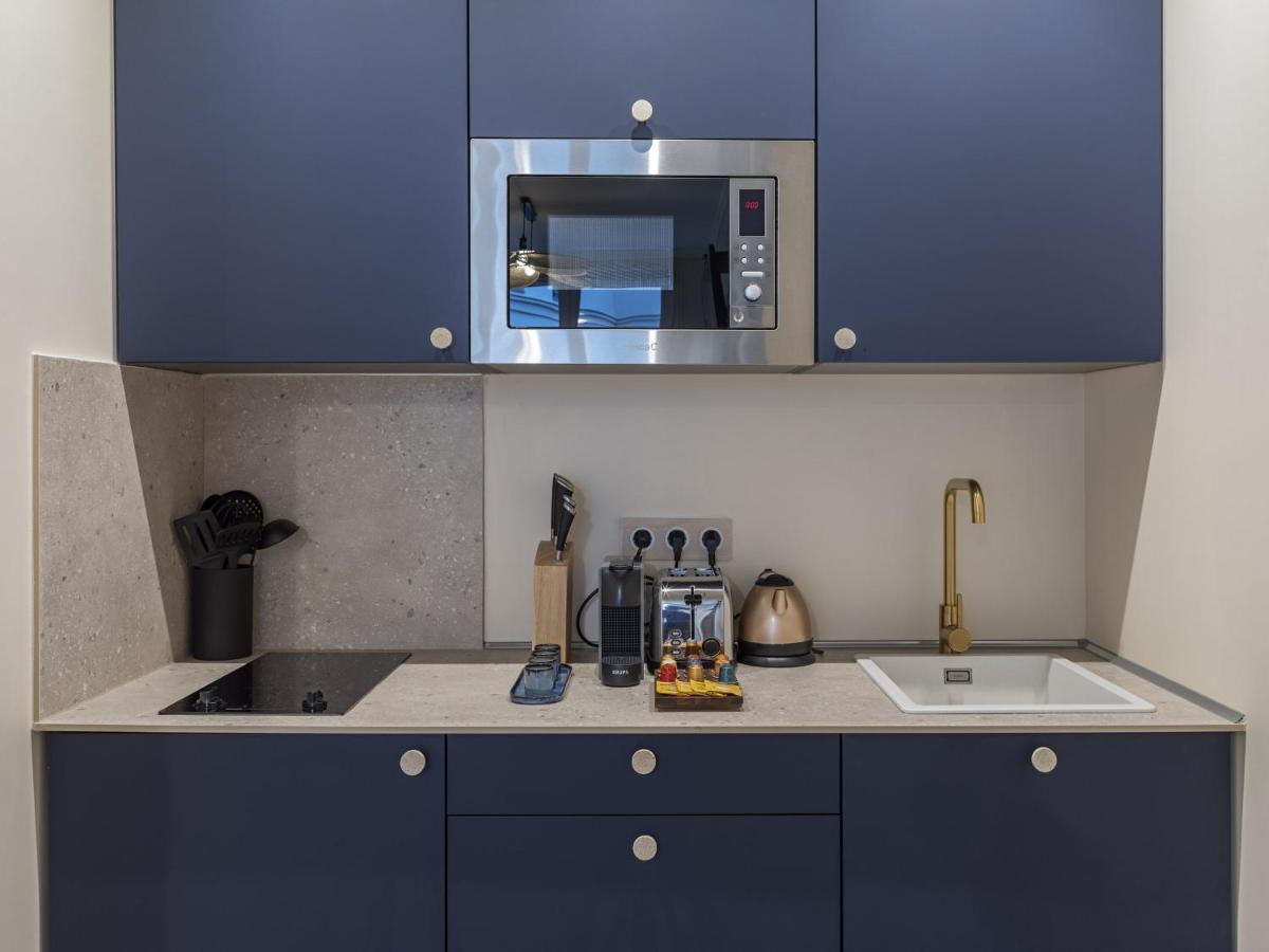 The Blue Suite On Champs Elysees Avenue Παρίσι Εξωτερικό φωτογραφία