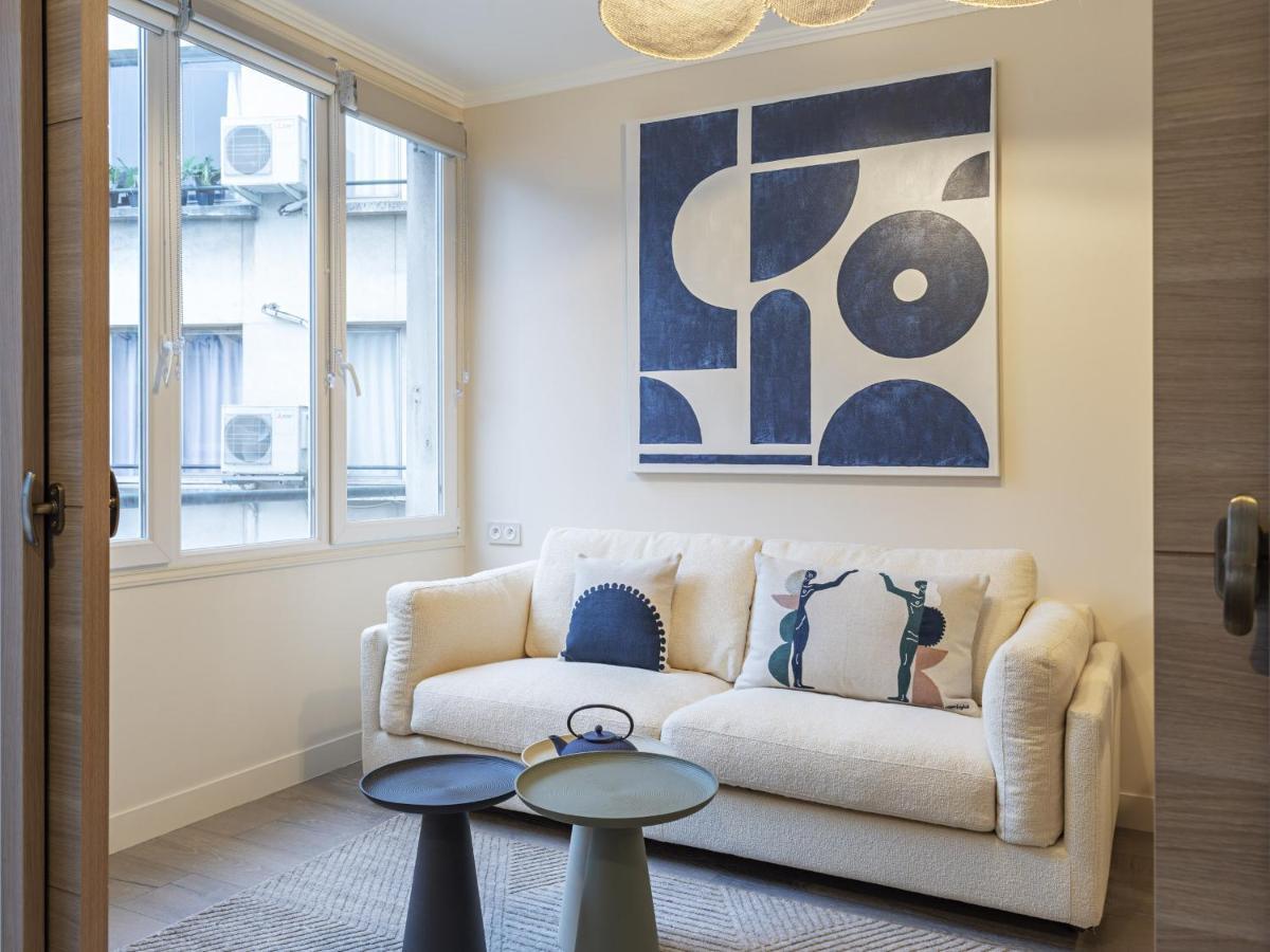 The Blue Suite On Champs Elysees Avenue Παρίσι Εξωτερικό φωτογραφία