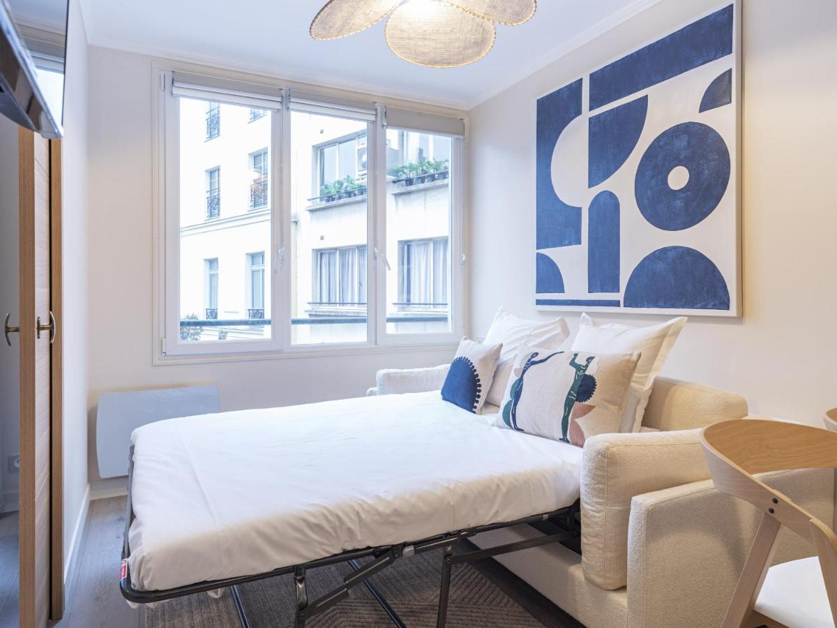 The Blue Suite On Champs Elysees Avenue Παρίσι Εξωτερικό φωτογραφία